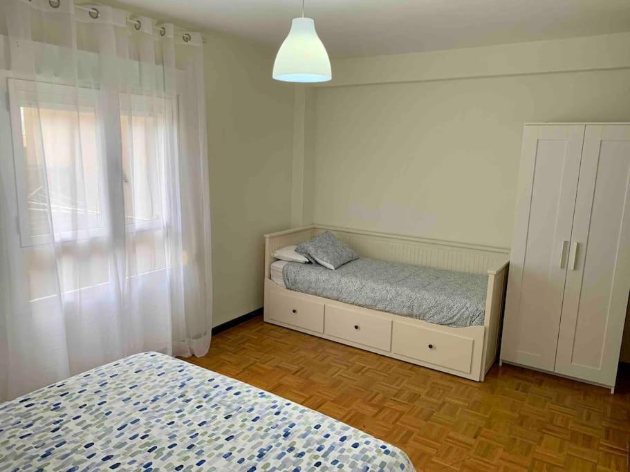 Apartamento Gijon Arena, Con Aparcamiento Eksteriør bilde